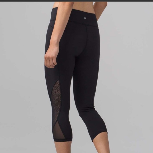 Lululemon Twist and Train 19” Crop Leggings Sz 10 - Picture 9 of 13